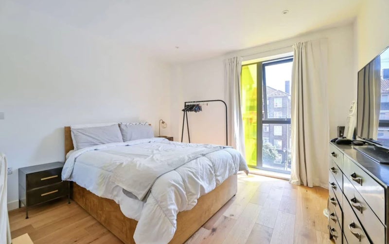 Photo 1: Your double bedroom