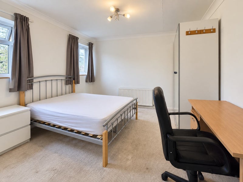 Photo 1: Room 3
