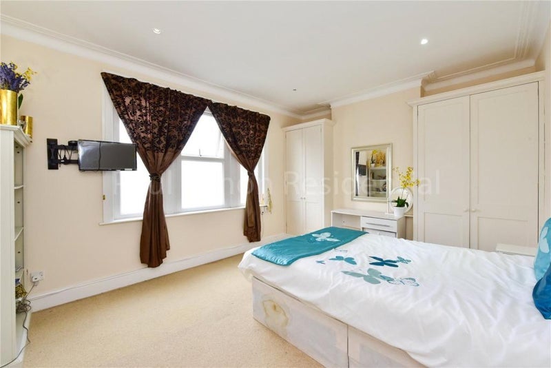 Photo 1: Room 2. £ 1,000