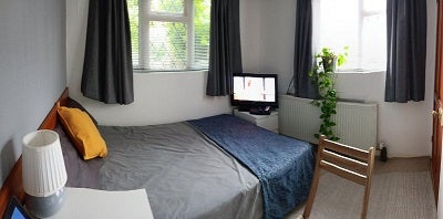 Photo 1: Quiet garden view room.