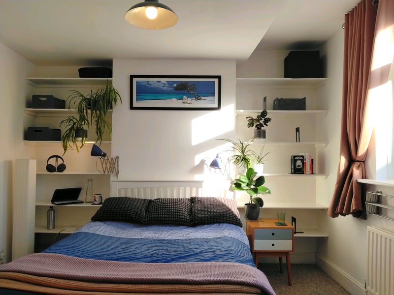 Photo 1: The room in the morning