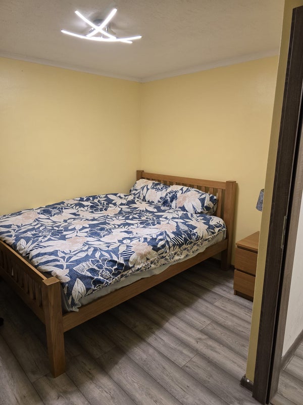 Photo 1: Room 1