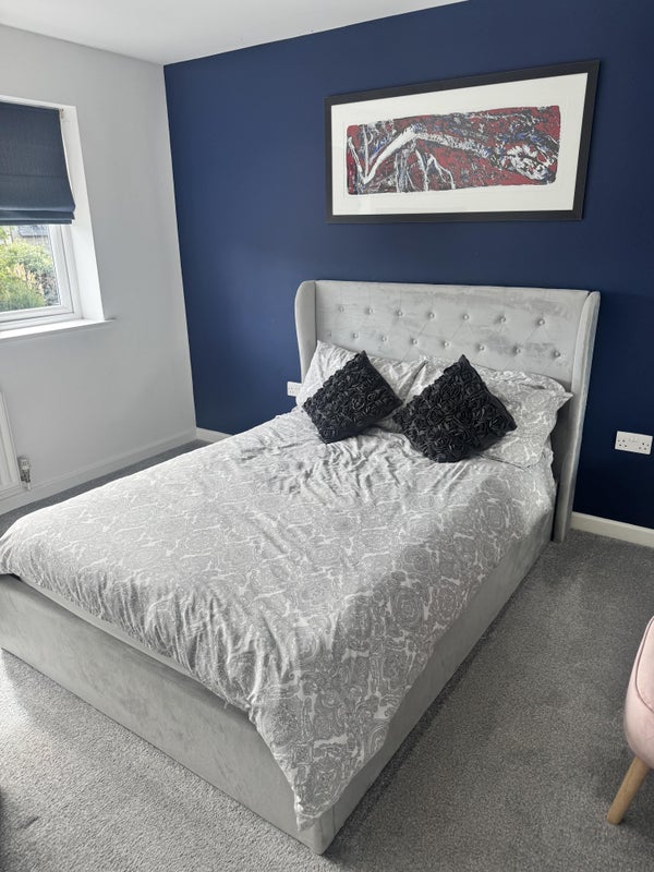 Photo 1: Double ottoman bed