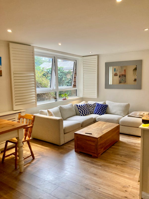 Photo 1: Main room