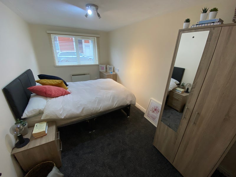 Photo 1: Room 3