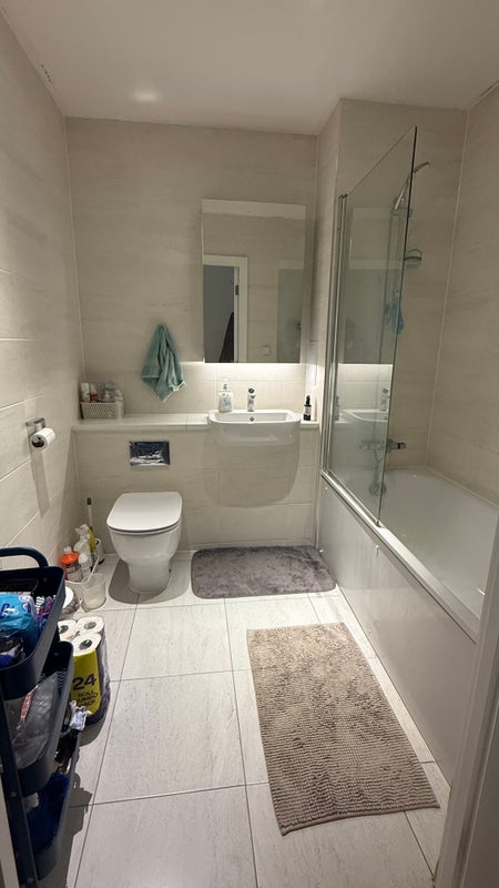 Photo 1: Bathroom 