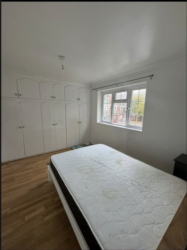 Photo 1: Room D