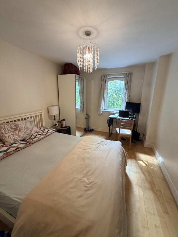 Photo 1: Bedroom