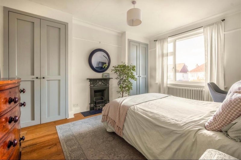 Photo 1: Bedroom