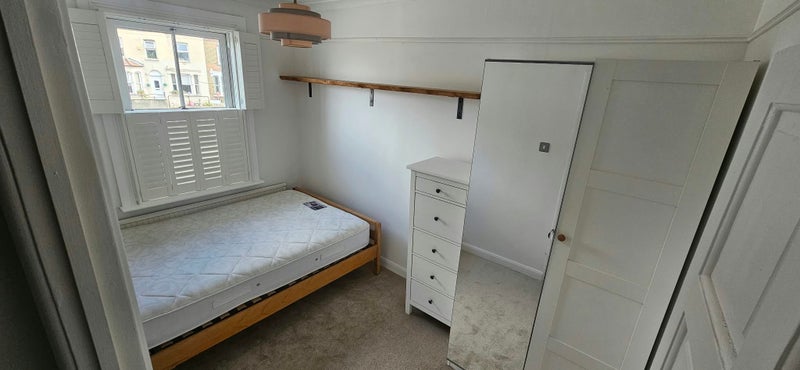Photo 1: Room 1 - Bedroom