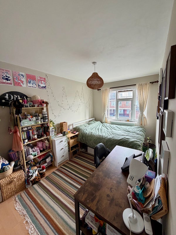 Photo 1: bedroom