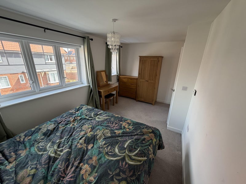Photo 1: Bedroom 1