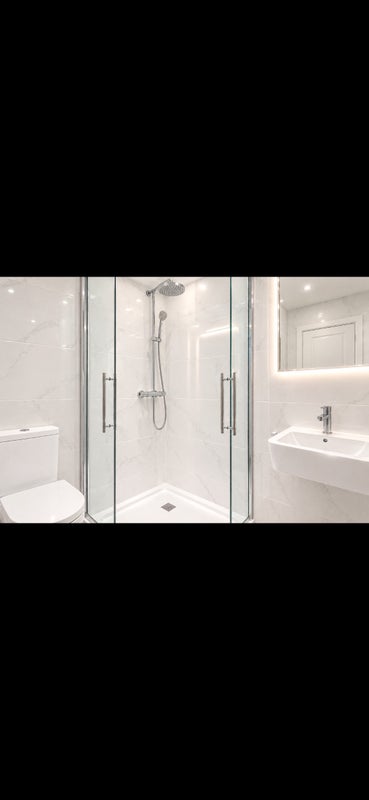 Photo 1: Bathroom