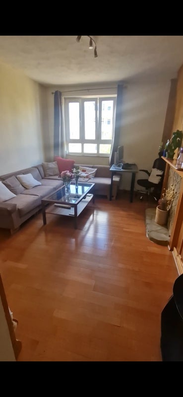 Photo 1: Living room