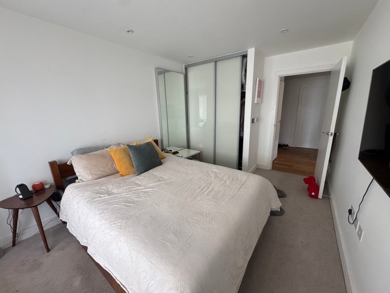 Photo 1: Bedroom 2