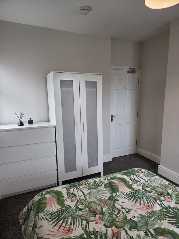 Photo 1: Room 2 £485