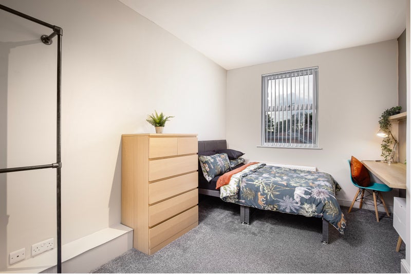 Photo 1: Room 4 £675