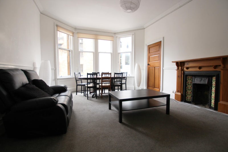 Photo 1: Lounge
