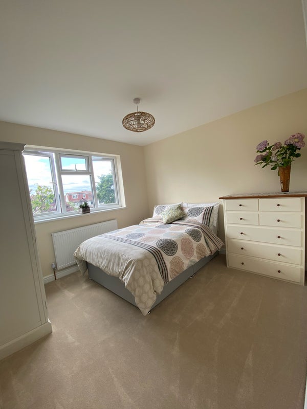 Photo 1: Room 2
