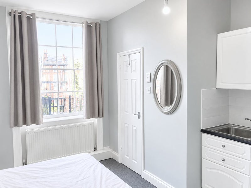 Photo 1: Studio own bathroom & kitchen