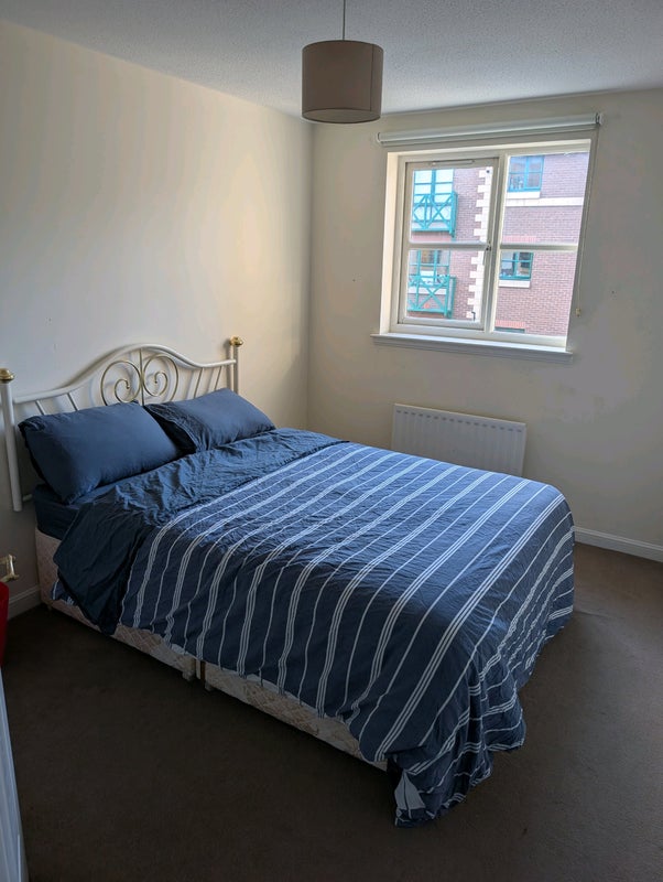 Photo 1: Bedroom