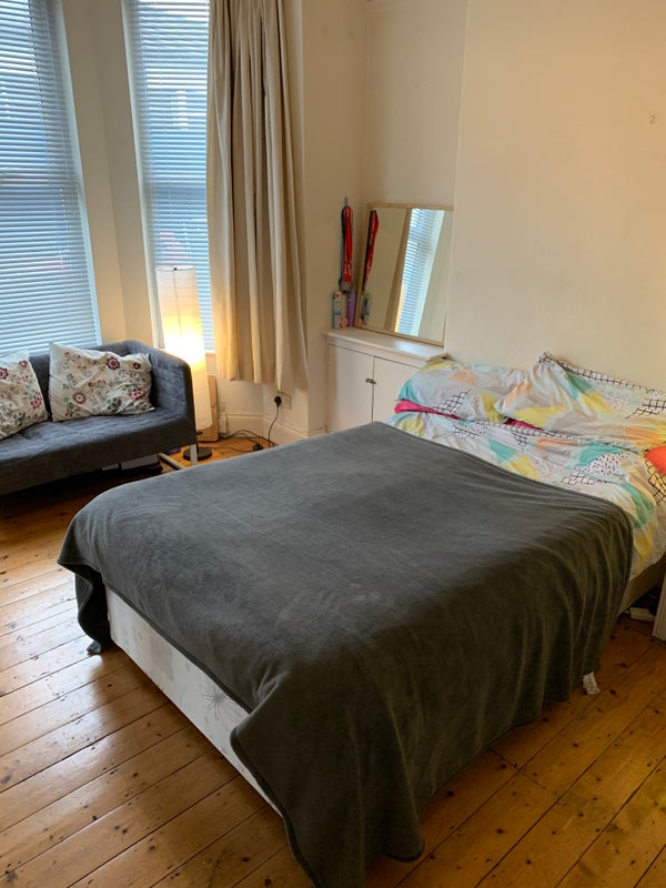 Photo 1: Bedroom