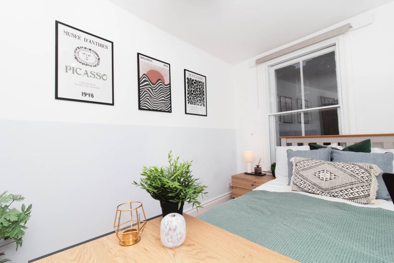 Photo 1: Available October - Ground Floor Double Bedroom