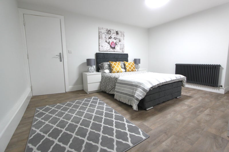 Photo 1: Room 1 - £600