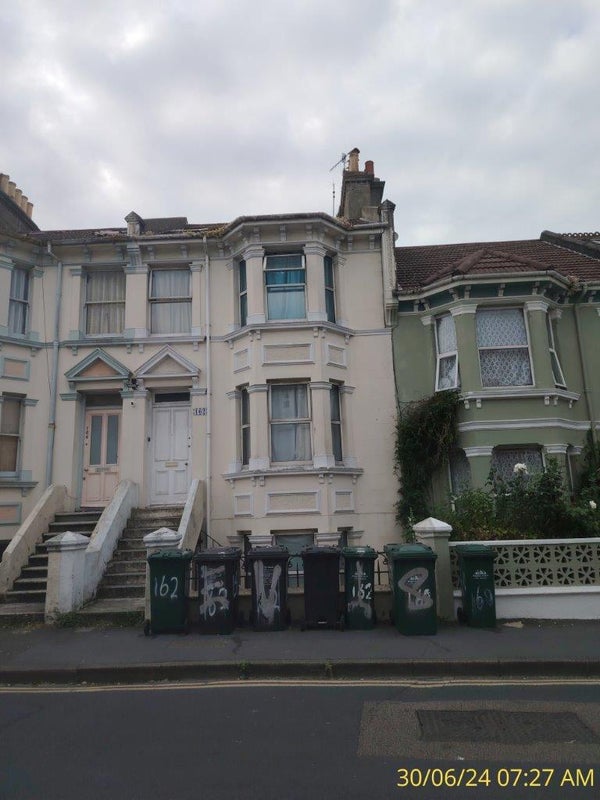 Photo 1: Front view