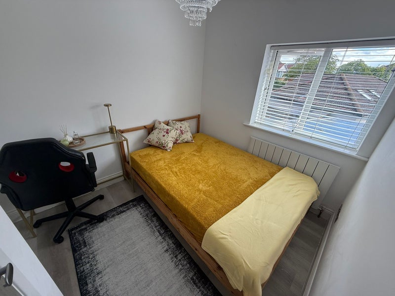 Photo 1: Room 4- £650 Available 01/11/2026