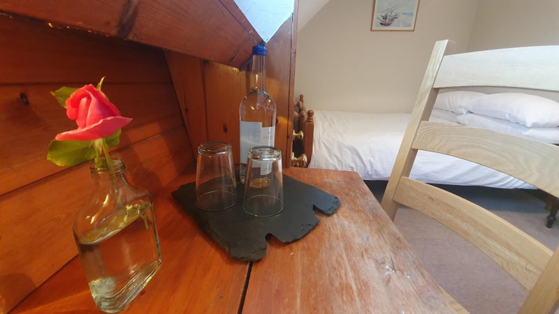 Photo 1: Bedroom