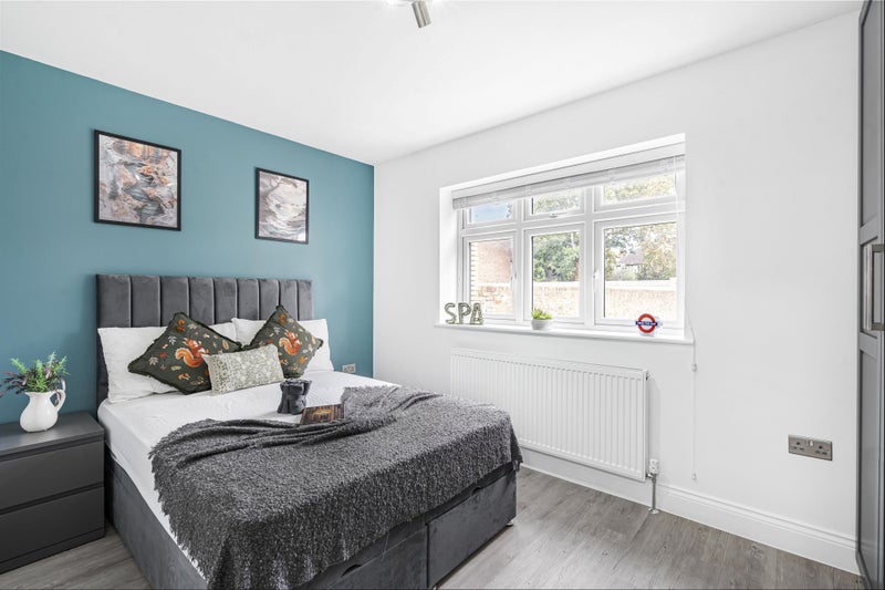 Photo 1: Double En-suite room 