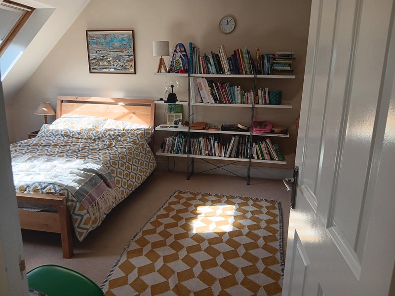 Photo 1: Bedroom