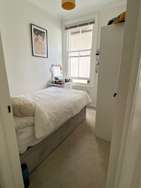 Photo 1: Bedroom 