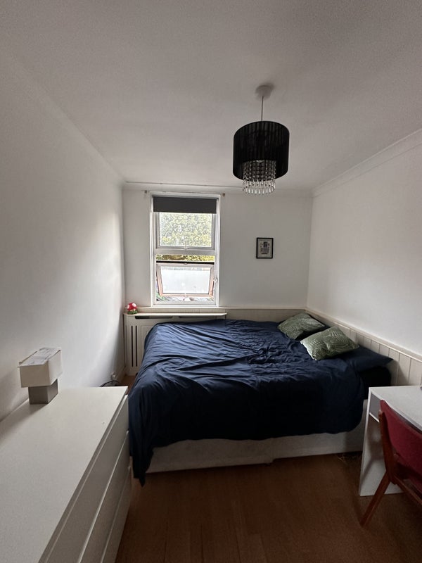 Photo 1: Bedroom 