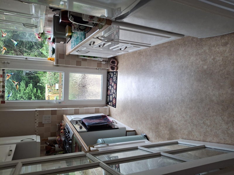 Photo 1: Kitchen 