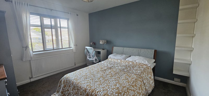 Photo 1: Bedroom