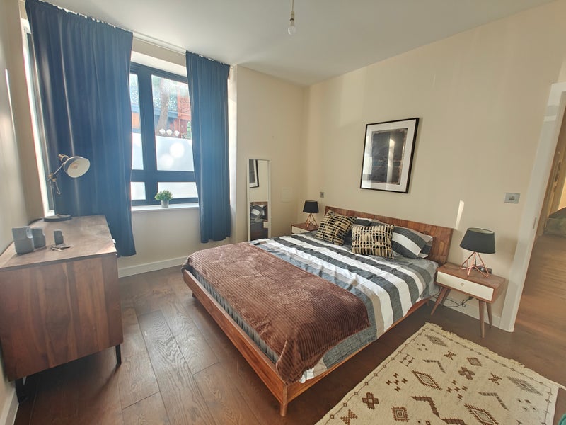 Photo 1: Bedroom 