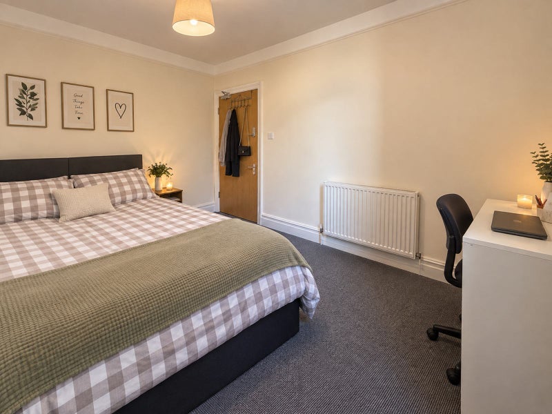 Photo 1: Bedroom2