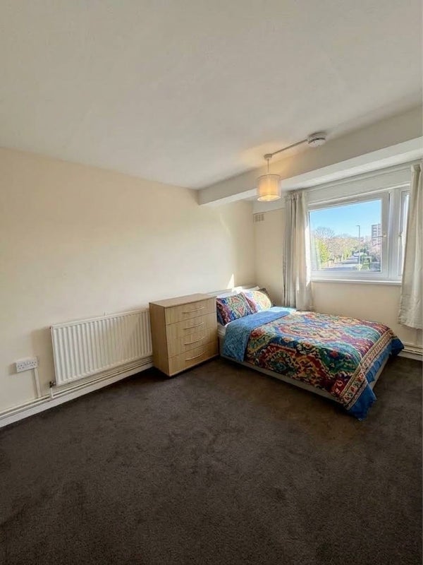 Photo 1: Large Double room 2 Masterbed
