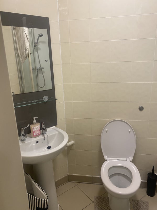 Photo 1: Bathroom 