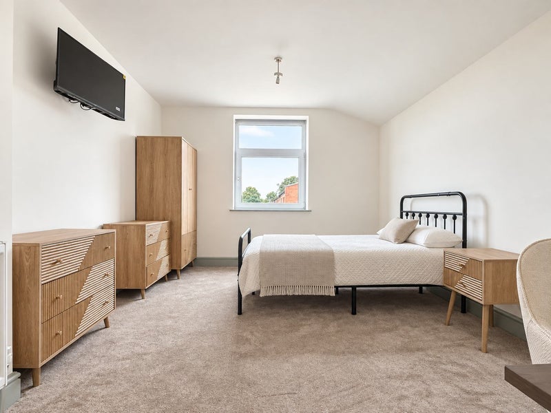 Photo 1: Room 3