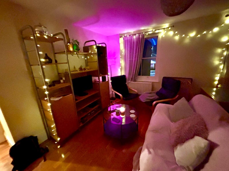 Photo 1: Shared livingroom