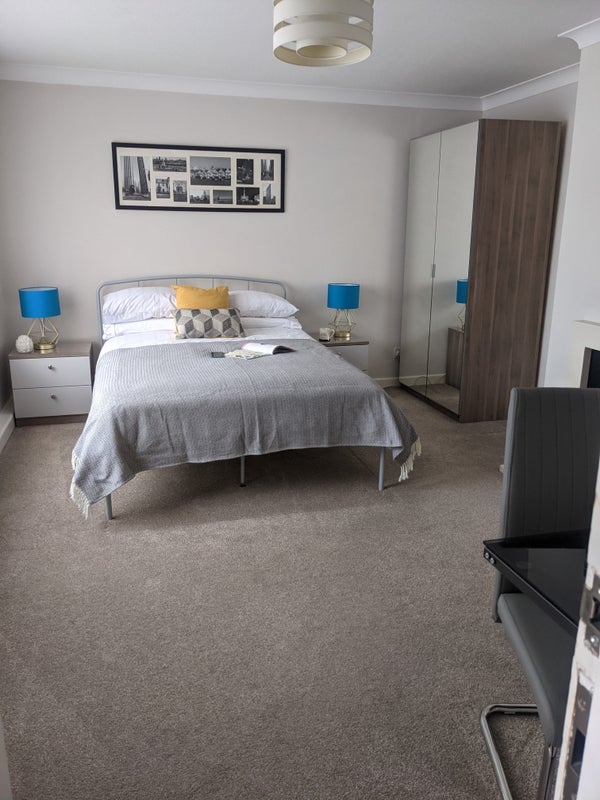 Photo 1: Large double room