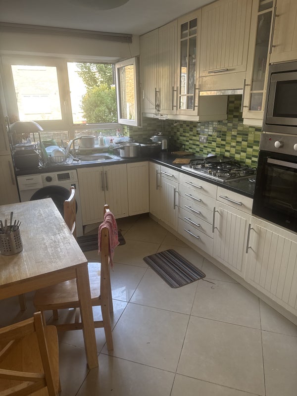 Photo 1: Kitchen