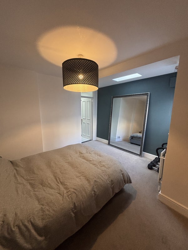Photo 1: Bedroom