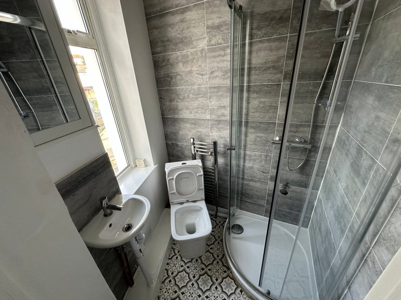Photo 1: Bedroom with private On-suite
