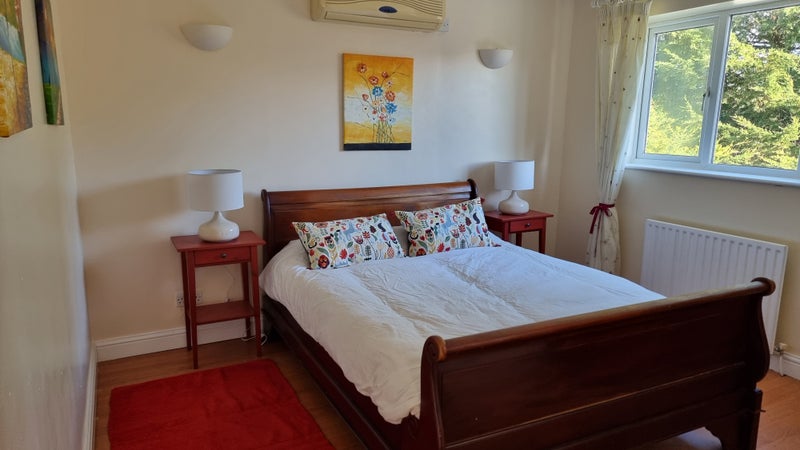 Photo 1: Bedroom