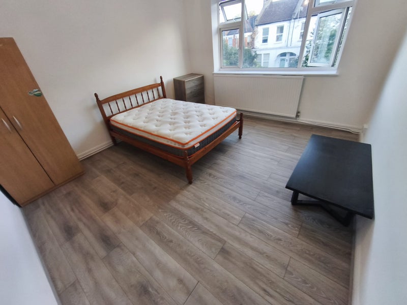 Photo 1: £900