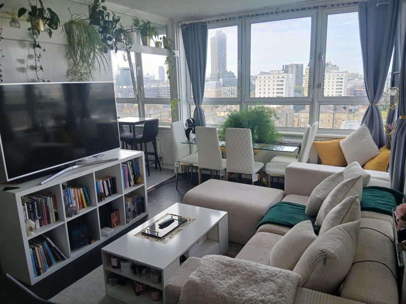 Photo 1: Living room